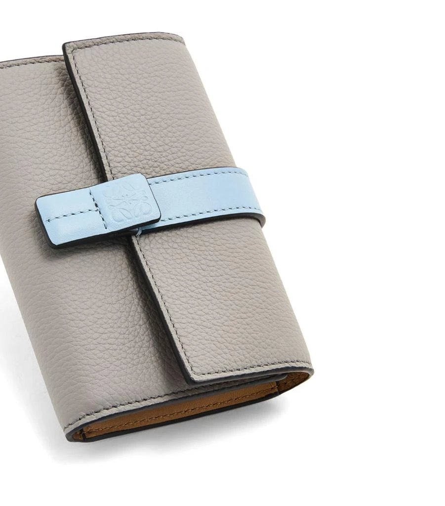 商品Loewe|Leather Vertical Wallet,价格¥4633,第5张图片详细描述