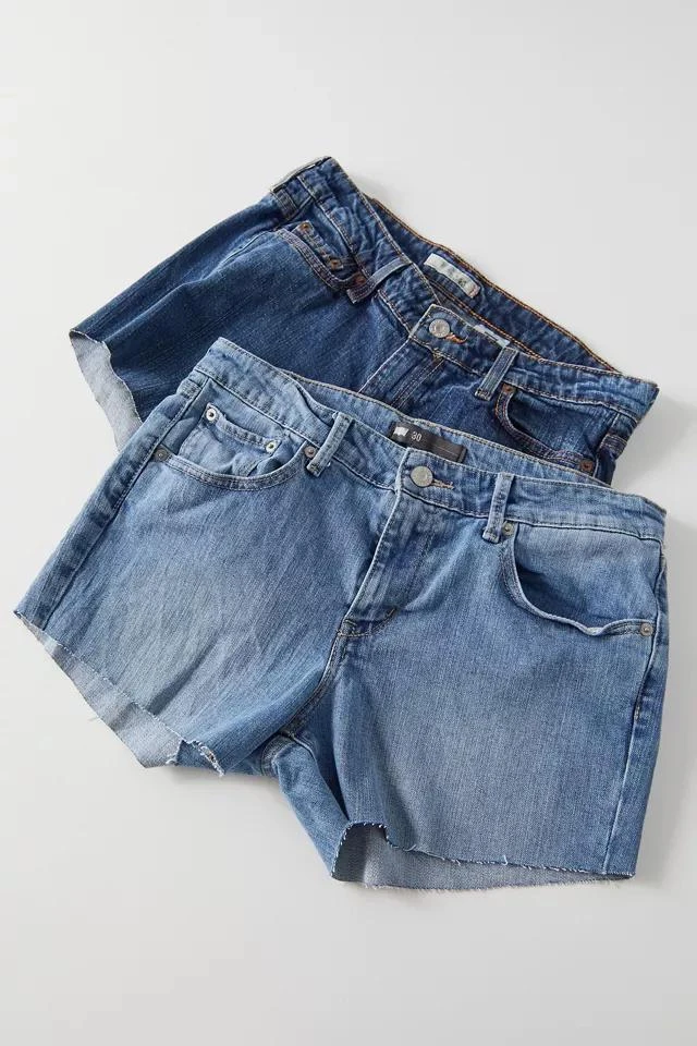 商品Urban Outfitters|Urban Renewal Remade Low-Rise Cutoff Gummy Denim Short,价格¥75,第2张图片详细描述