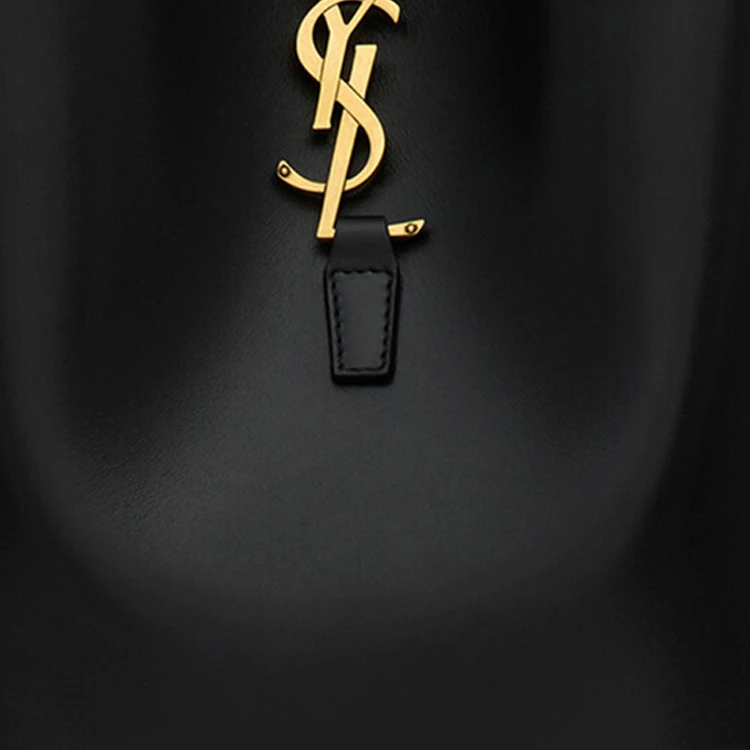商品[国内直发] Yves Saint Laurent|圣罗兰 YSL LE37 金标Logo钩扣开合 亮面牛皮革 水桶包单肩斜挎手提包 小号 女款 黑色,价格¥17114,第7张图片详细描述