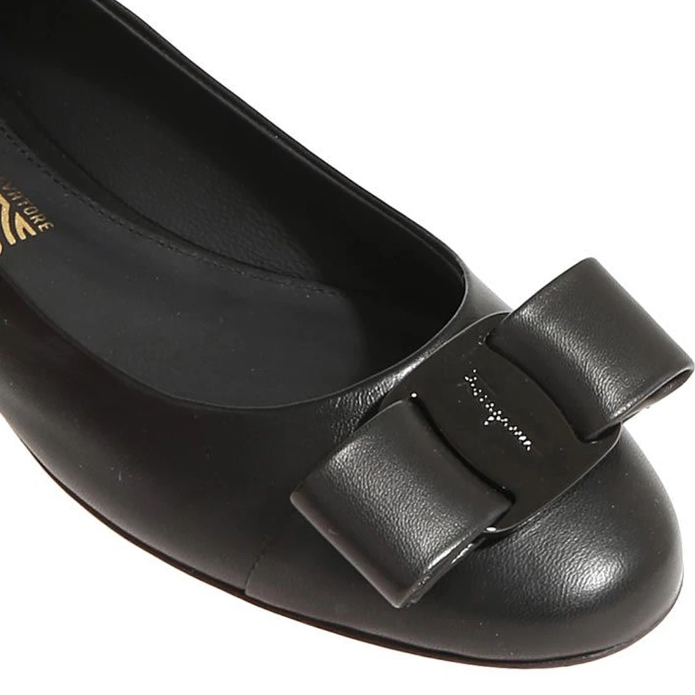 SALVATORE FERRAGAMO 女士黑色漆皮蝴蝶结装饰粗跟鞋 0685760 商品