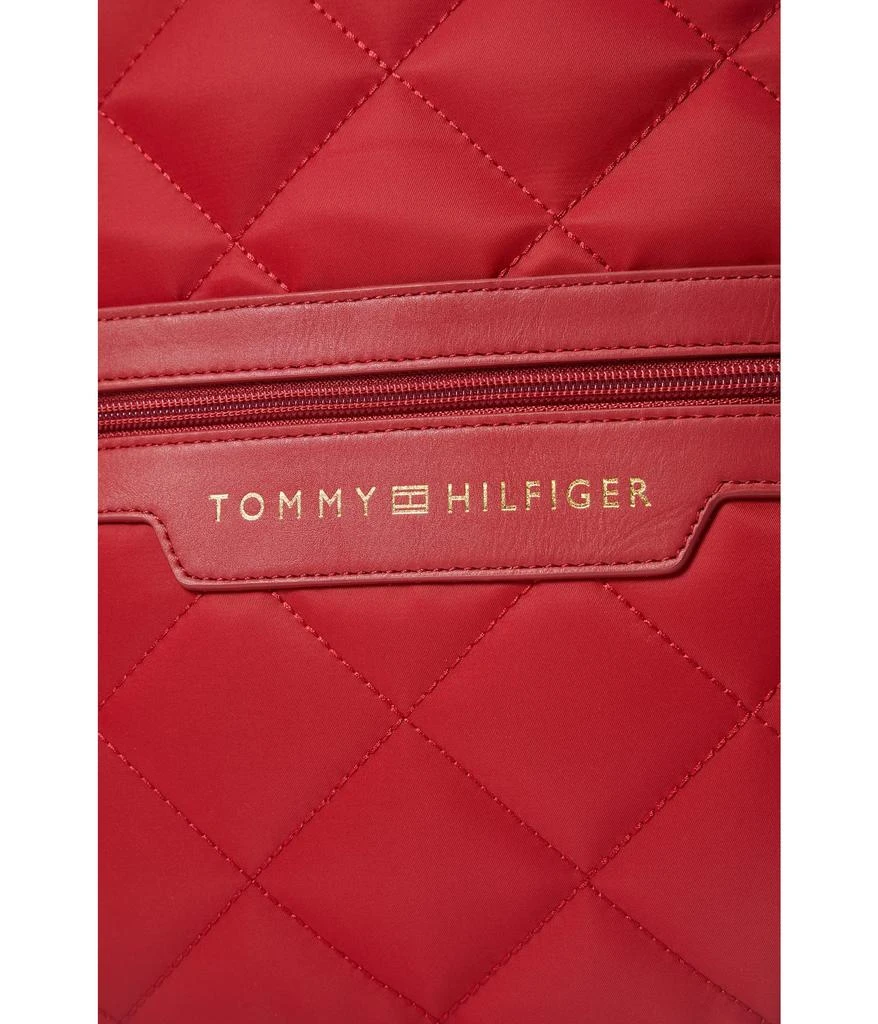 商品Tommy Hilfiger|Daisy Medium Dome Backpack Quilted Smooth Nylon,价格¥695,第4张图片详细描述