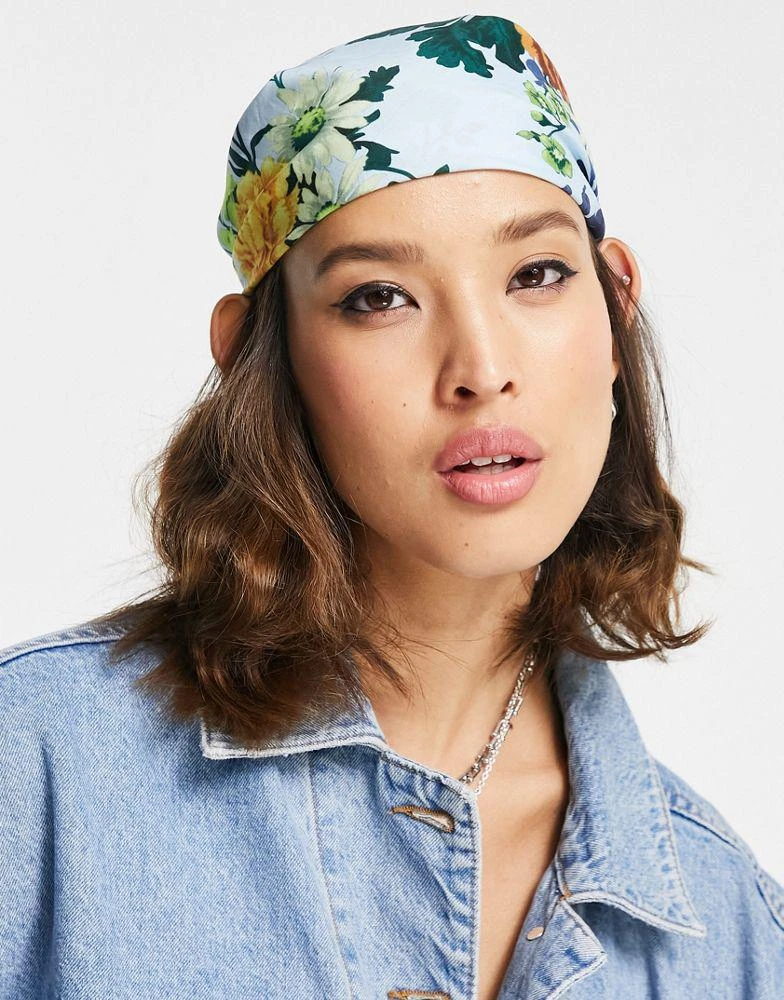 商品Reclaimed Vintage|Reclaimed Vintage inspired headscarf in blue floral print,价格¥86,第4张图片详细描述