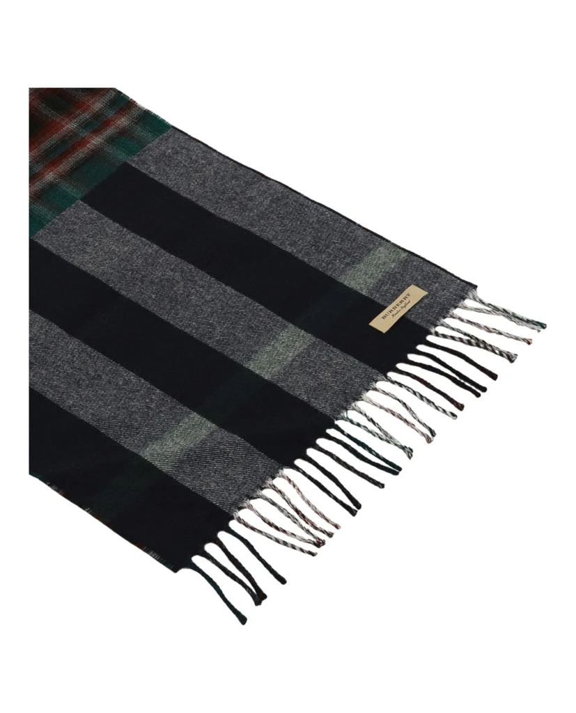 商品Burberry|Fringed Multi-Check Wool Scarf,价格¥2216,第3张图片详细描述