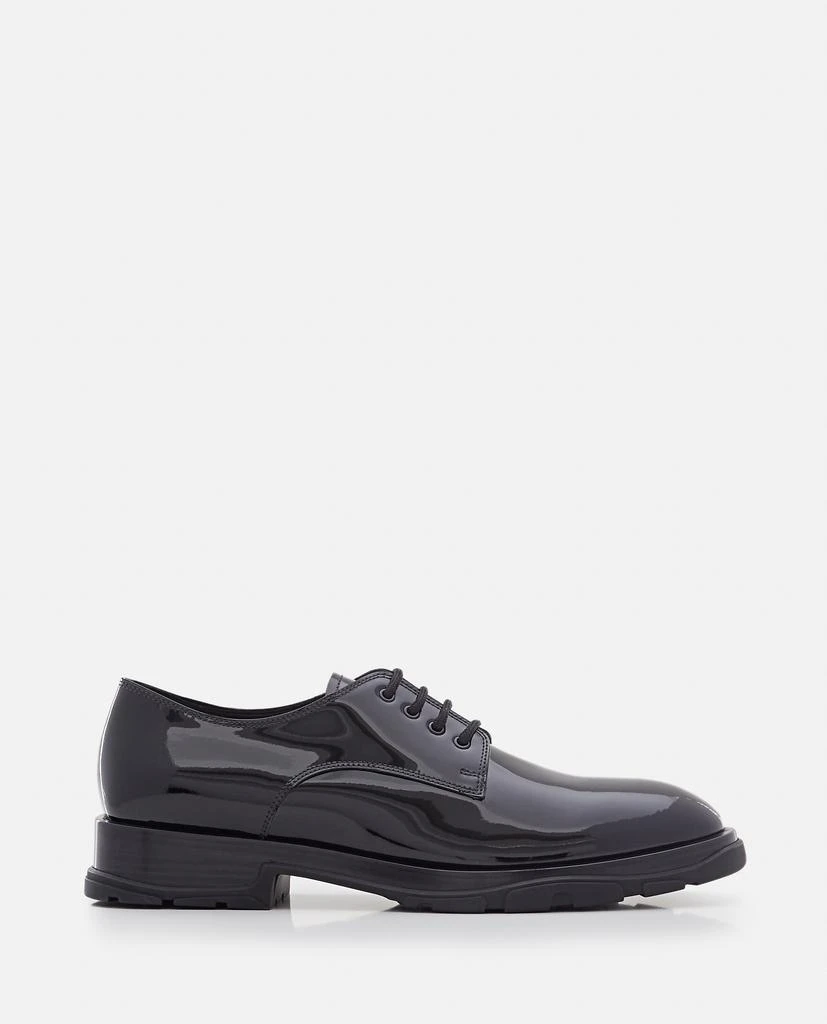 商品Alexander McQueen|PATENT LEATHER LACE UP DERBY SHOES,价格¥7158,第1张图片