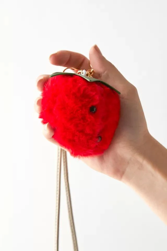 商品Urban Outfitters|Fluffy Strawberry Keychain,价格¥76,第2张图片详细描述