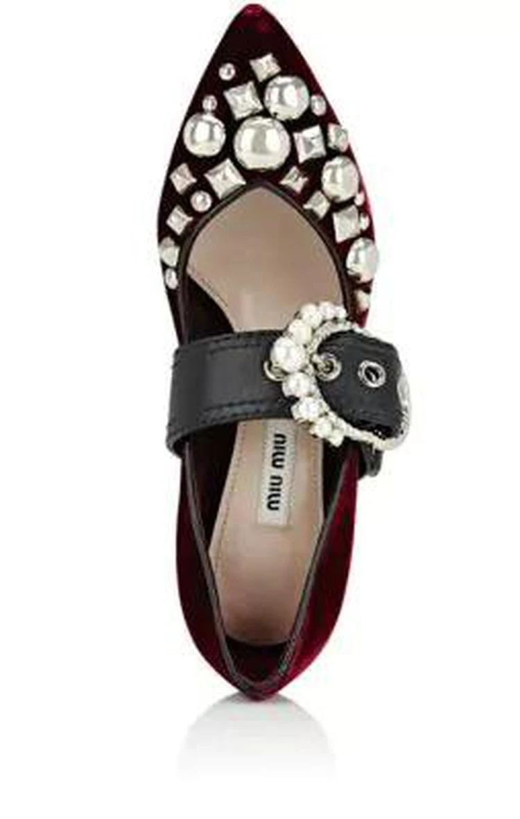 商品Miu Miu|Embellished-Buckle Velvet Pumps,价格¥5123,第4张图片详细描述