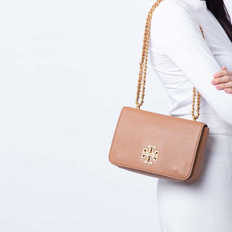 托里·伯奇 TORY BURCH 奢侈品 TB女包 灰色牛皮革翻盖单肩斜挎链条小方包 60404 063商品第2张图片规格展示