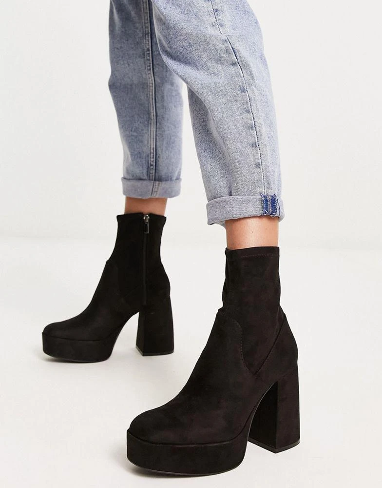 商品Bershka|Bershka chunky platform heeled ankle boot in black,价格¥395,第1张图片