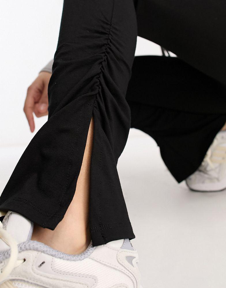 商品ASOS|ASOS DESIGN Petite Ruched hem split legging in black,价格¥145,第2张图片详细描述