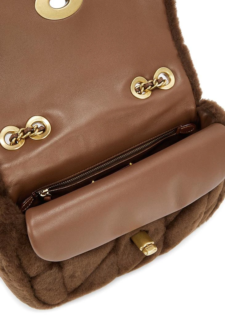 商品Coach|Pillow Madison shearling shoulder bag,价格¥3802,第4张图片详细描述