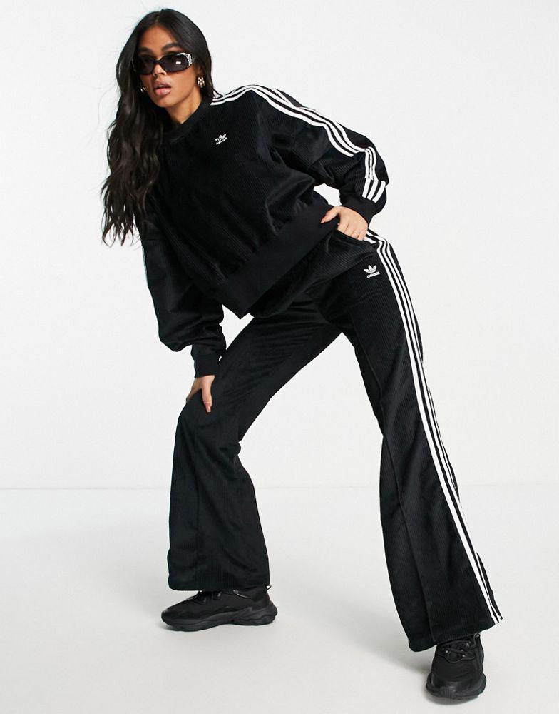 商品Adidas|adidas Originals three stripe corduroy flared trouser in black,价格¥236-¥472,第1张图片