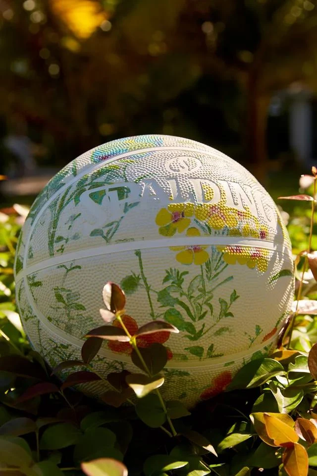 商品Spalding|Spalding斯伯丁篮球 联名 花卉版,价格¥220,第1张图片