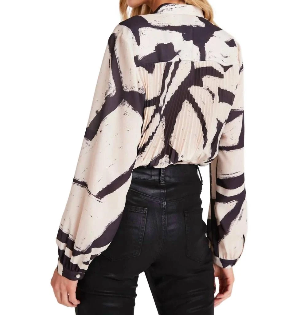 商品Bella Dahl|Pleated Bodice Shirt In Ivory Mosaic Print,价格¥679,第2张图片详细描述