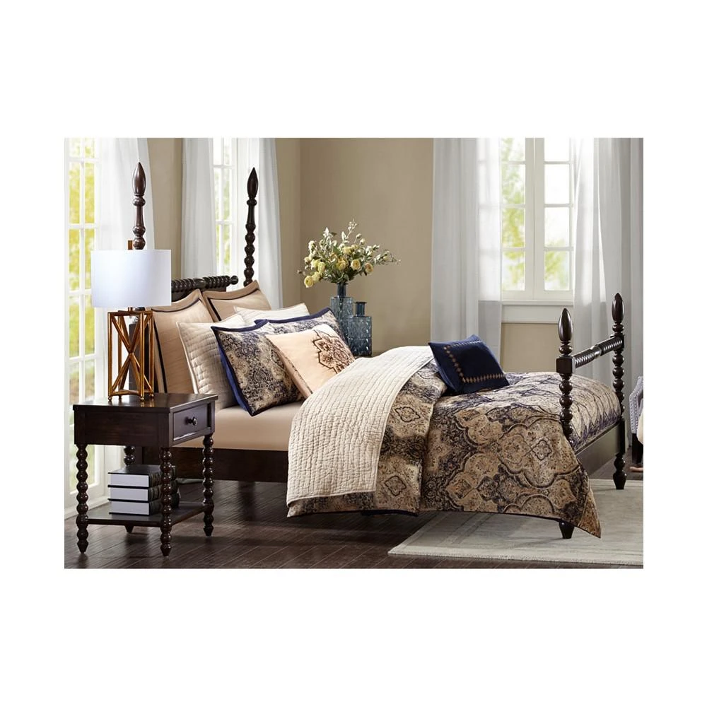 Wellington 8-Pc. Comforter Set 商品