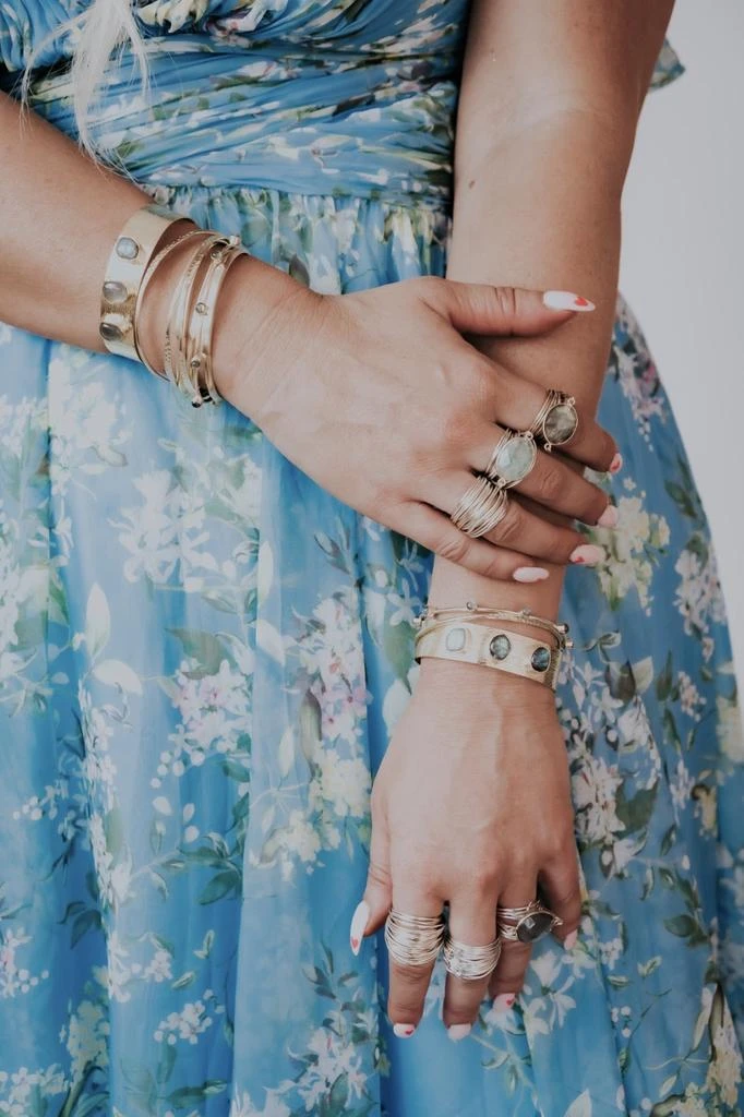 商品A Blonde and Her Bag|Marcia Wire Wrap Ring with Grey Comet Swarovski Crystals,价格¥194,第3张图片详细描述