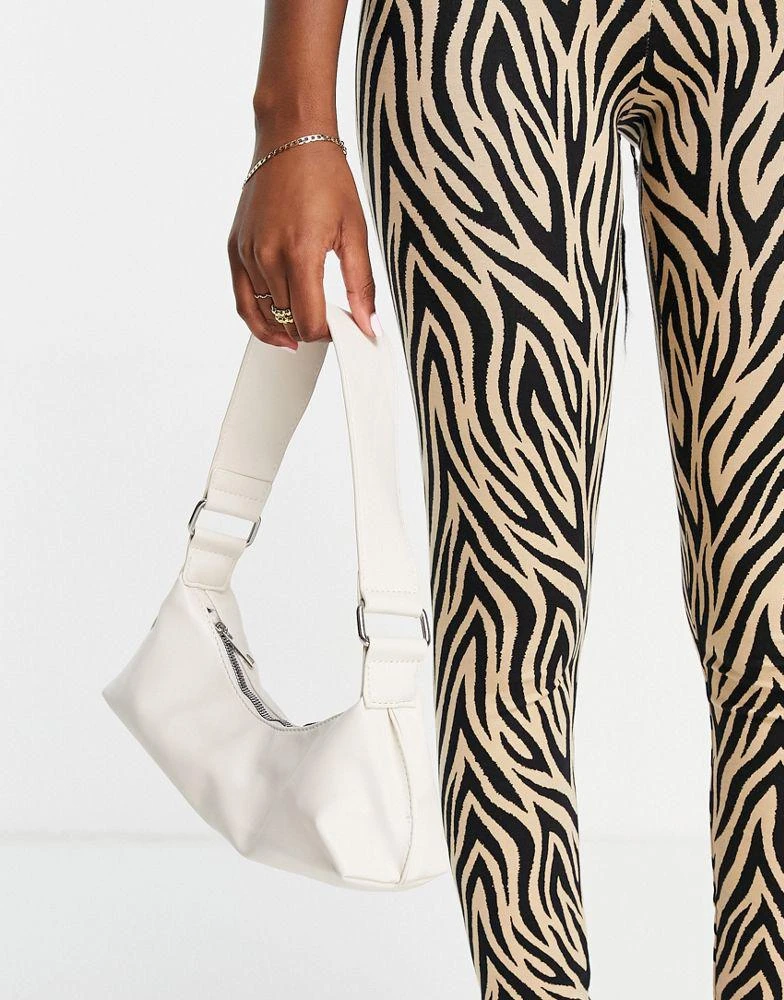 商品ASOS|ASOS DESIGN elongated shoulder bag with wide strap in off white,价格¥106,第2张图片详细描述