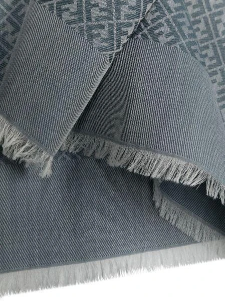 商品Fendi|FF SHAWL 140x140cm,价格¥2782,第2张图片详细描述