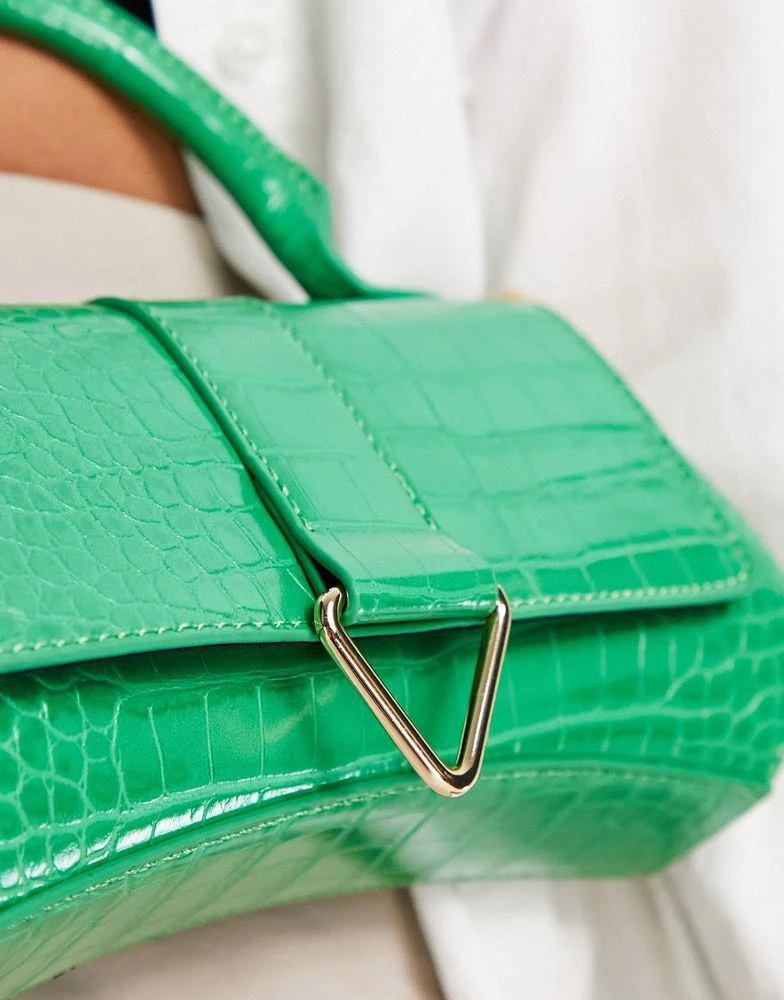 商品ASOS|ASOS DESIGN curved crossbody bag with triangle hardware and detachable strap in green,价格¥84,第3张图片详细描述