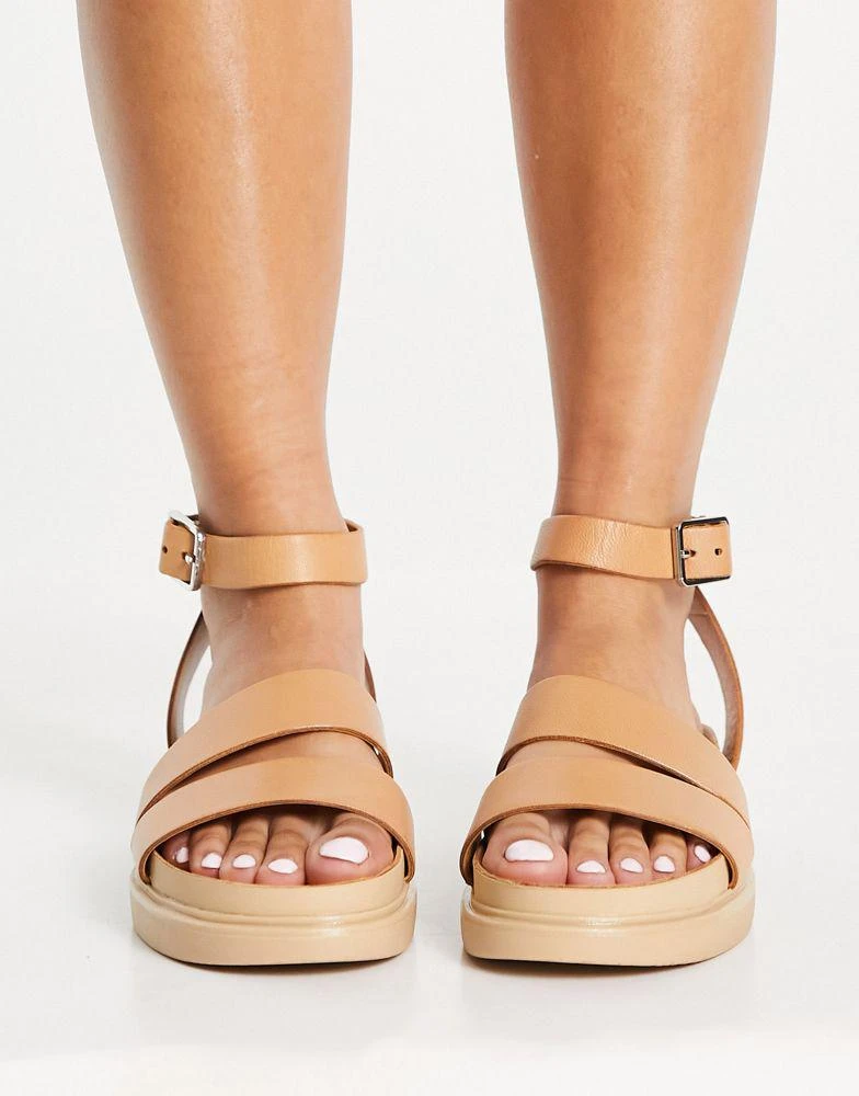 商品Vagabond|Vagabond Erin ankle strap leather flatform sandals in beige,价格¥423,第2张图片详细描述