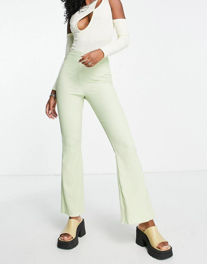 商品ASOS|ASOS DESIGN crinkle texture flare trouser in green,价格¥69,第1张图片