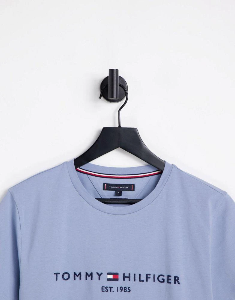 商品Tommy Hilfiger|Tommy Hilfiger flag logo t-shirt in light blue,价格¥440,第2张图片详细描述