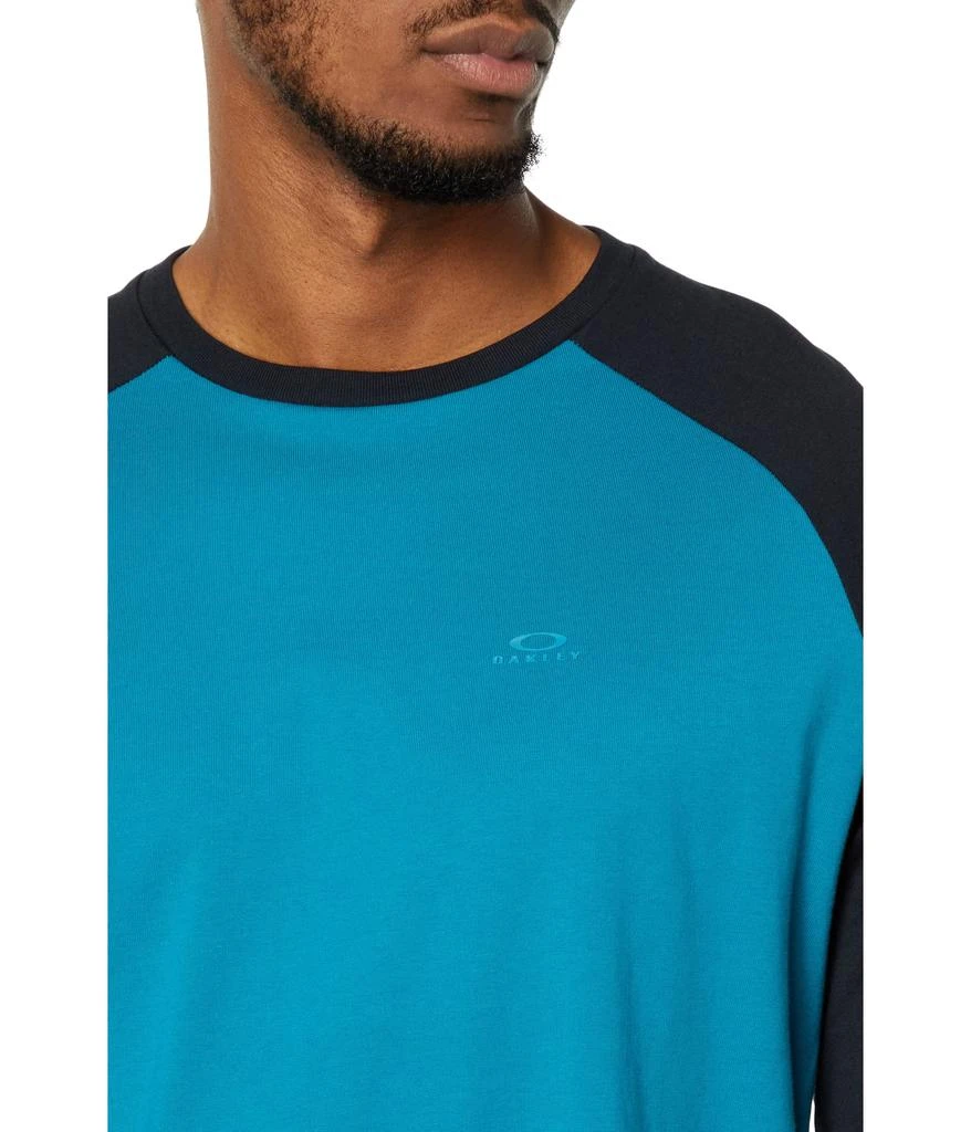 商品Oakley|Relax Raglan 3/4 Tee,价格¥107,第3张图片详细描述