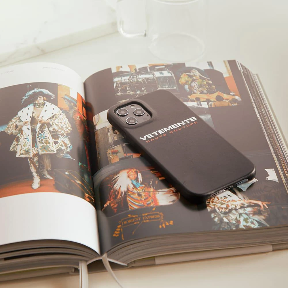 商品Vetements|VETEMENTS Logo Haute Couture iPhone 12 Pro Max Case,价格¥787,第3张图片详细描述
