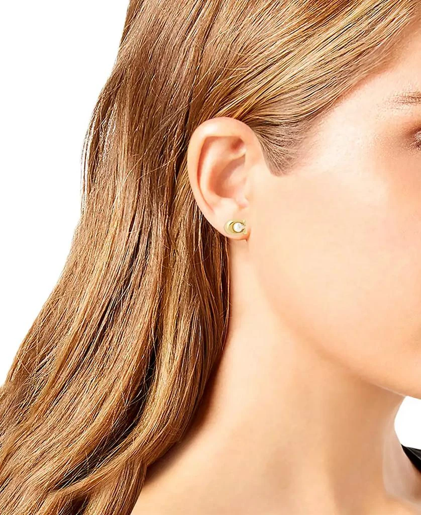 商品Coach|Imitation Pearl Signature C Stud Earrings,价格¥341,第2张图片详细描述