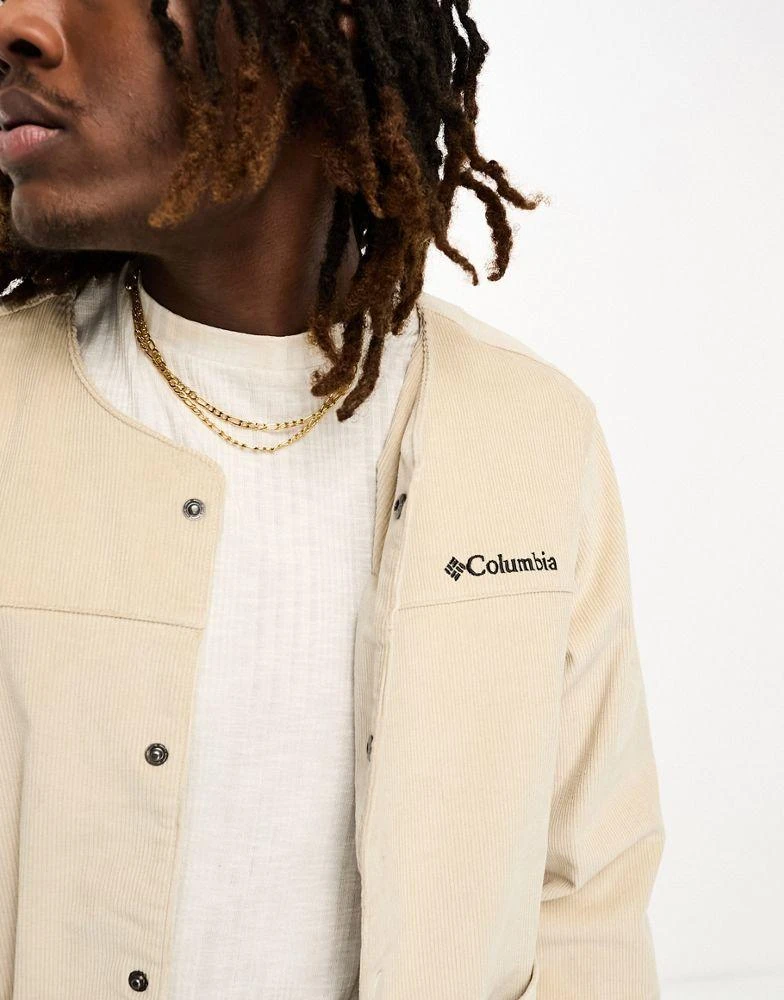 商品Columbia|Columbia Spencer Butte cord shirt jacket in beige exclusive to ASOS,价格¥205,第2张图片详细描述