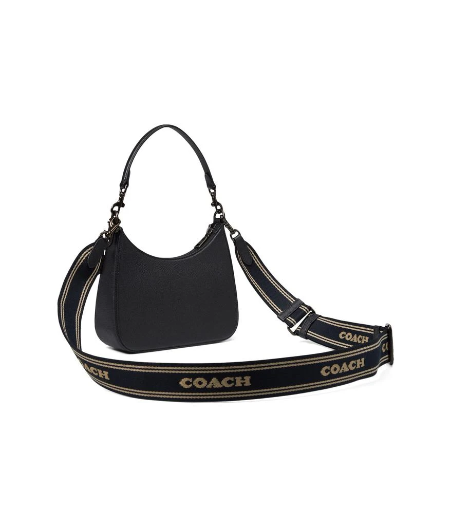 商品Coach|Hobo Crossbody in Cross Grain Leather,价格¥1595,第2张图片详细描述