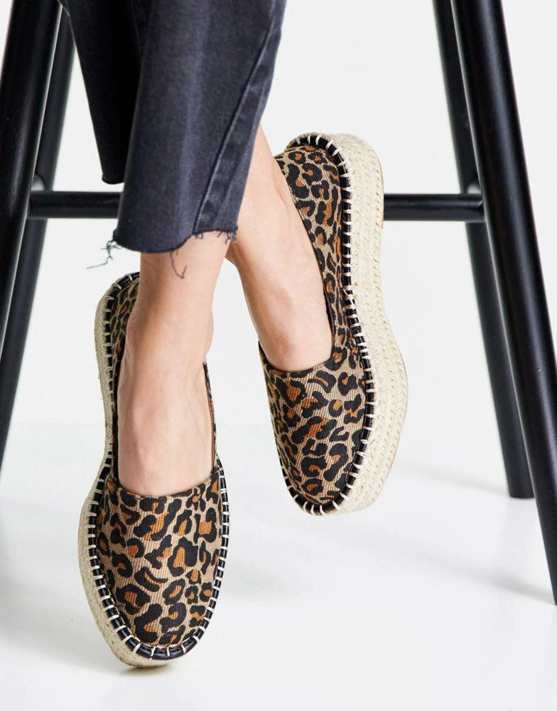 商品ASOS|ASOS DESIGN Wide Fit July flatform espadrilles in leopard,价格¥89,第4张图片详细描述