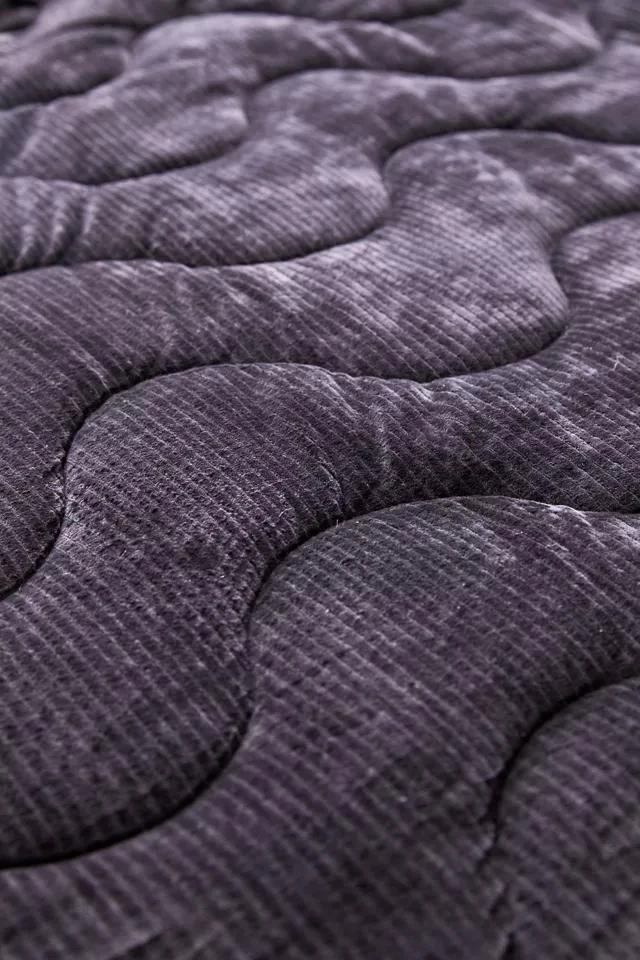 商品Urban Outfitters|Rita Wavy Comforter,价格¥778,第5张图片详细描述