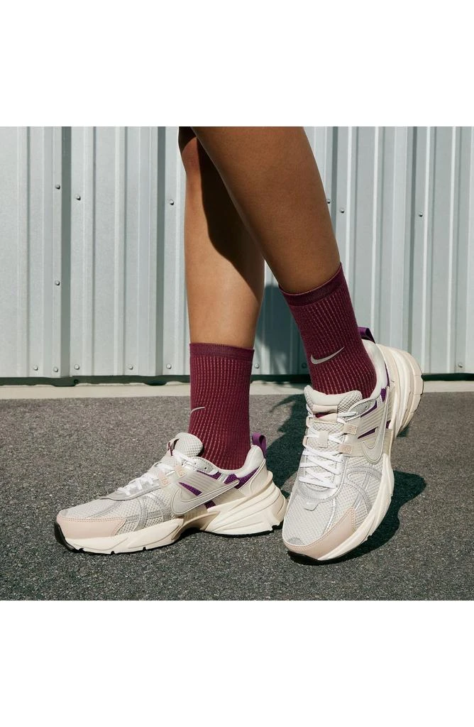 V2K Run Sneaker 商品