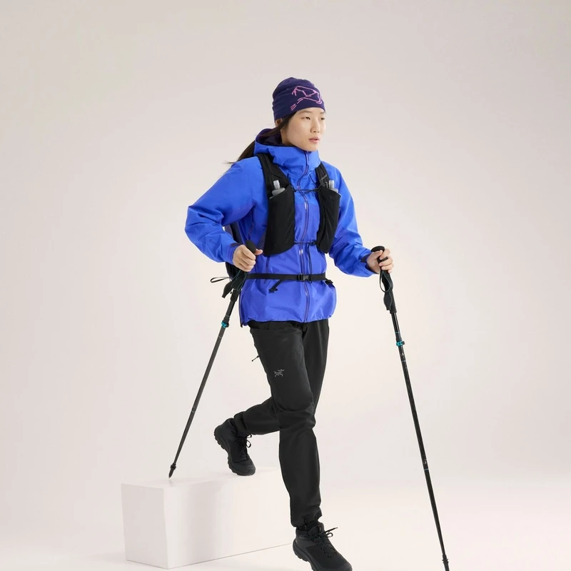 ARC TERYX/始祖鸟 BETA AR女士蓝色Gore-Tex Pro面料夹克 商品