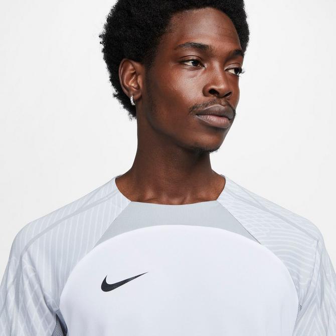Men's Nike Dri-FIT Strike Short-Sleeve Knit Soccer Top商品第4张图片规格展示