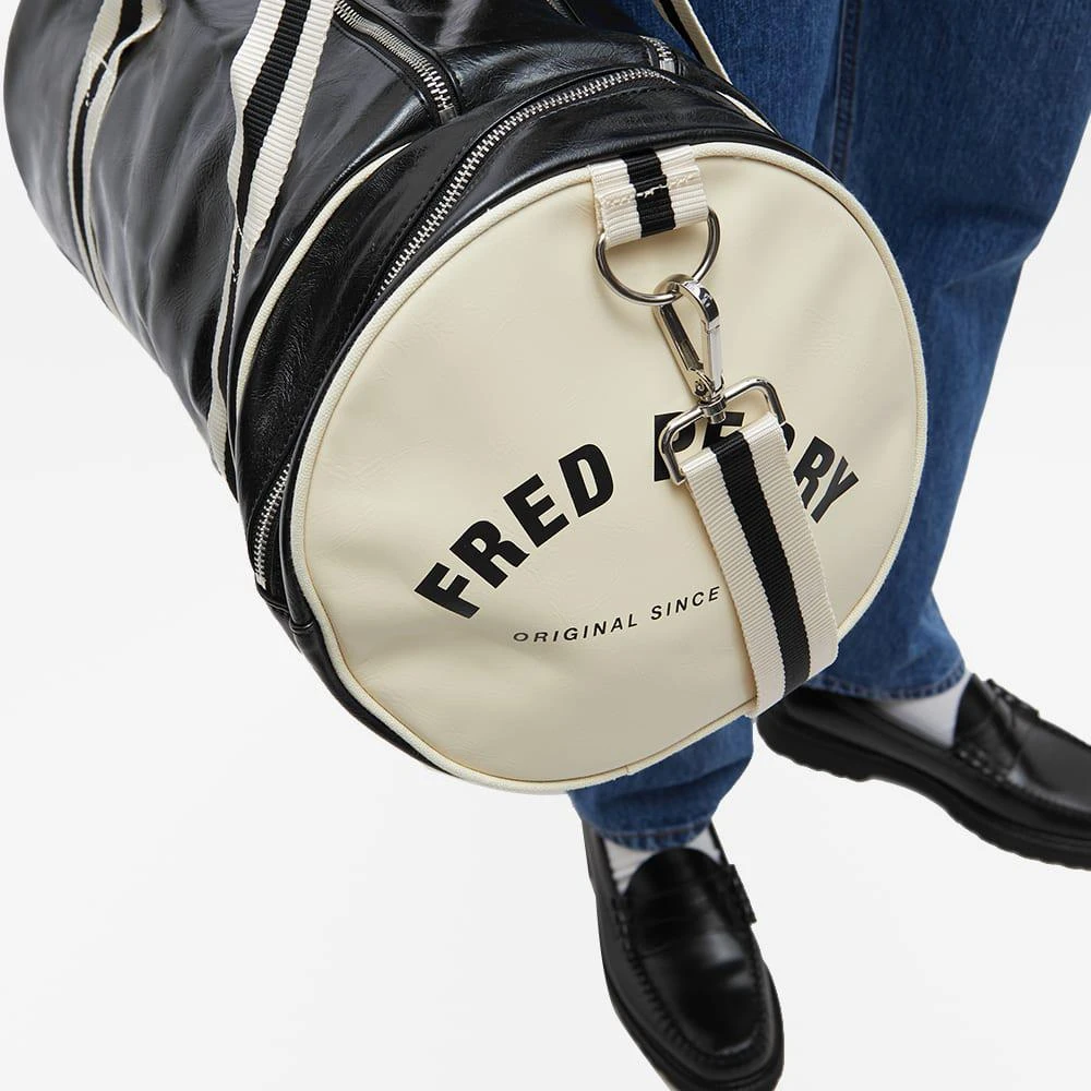 Fred Perry Classic Barrel Bag 商品