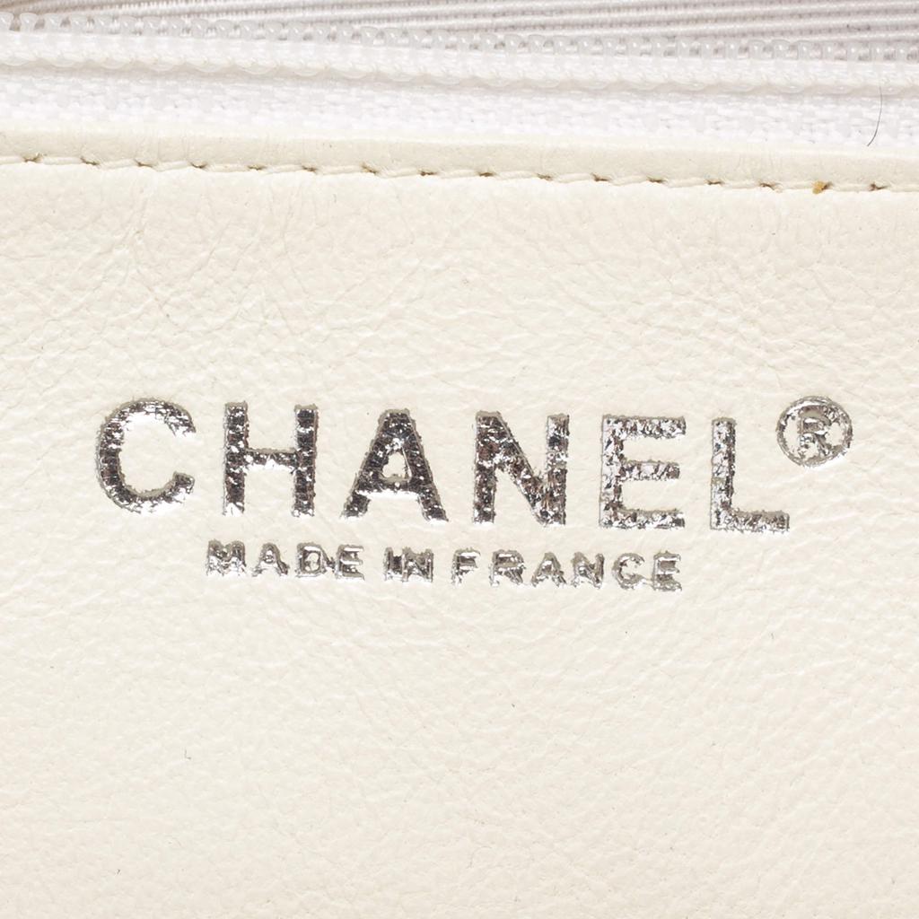 Chanel Light Grey/White Quilted Canvas and Leather Messenger Bag商品第10张图片规格展示