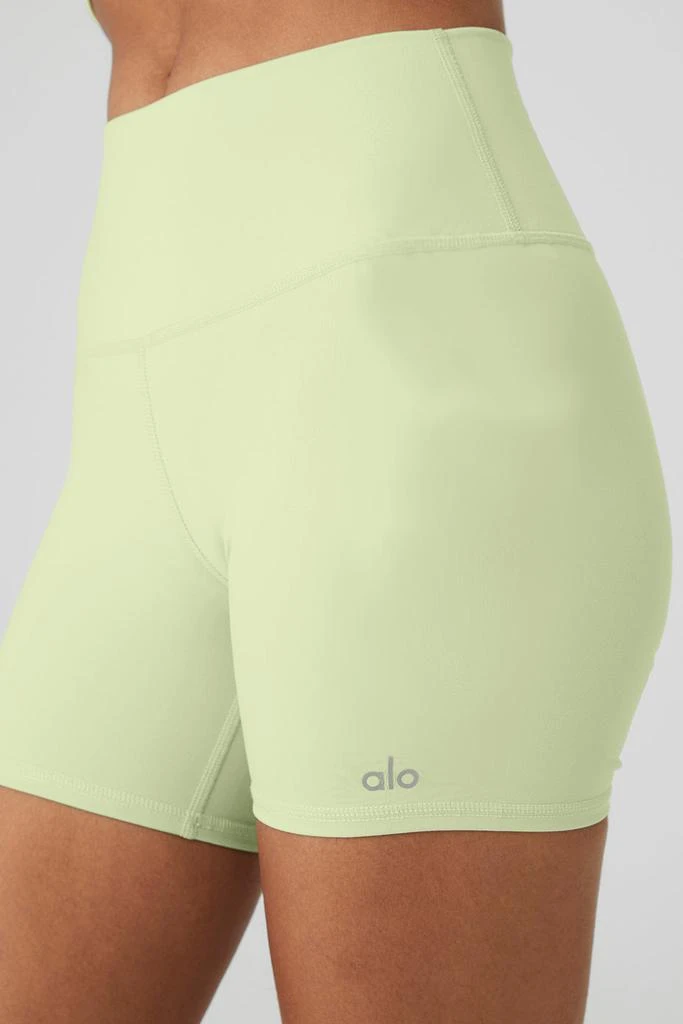 商品Alo|5" Airbrush High-Waist Biker Short - Iced Green Tea,价格¥534,第4张图片详细描述