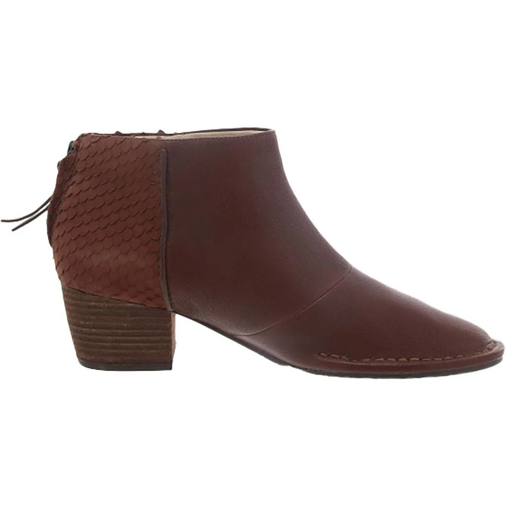 商品Clarks|Clarks Womens Spiced Ruby Leather Textured Ankle Boots,价格¥356,第3张图片详细描述