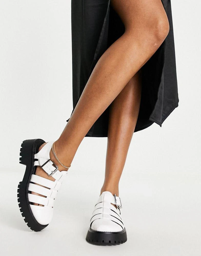 商品ASOS|ASOS DESIGN Mission chunky fisherman flat shoes in white croc,价格¥188,第2张图片详细描述