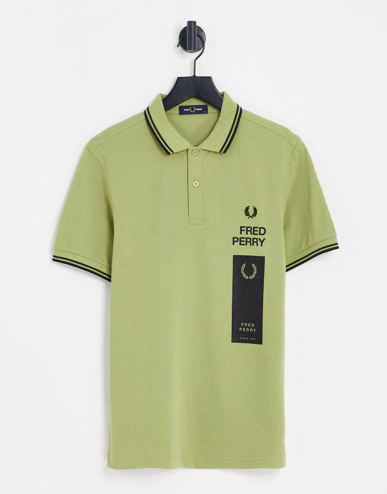 商品Fred Perry|Fred Perry back print polo shirt exclusive to ASOS in green,价格¥489,第2张图片详细描述