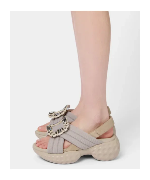 商品【商品预售15天发货】 Roger Vivier|Roger Vivier 女士凉鞋 RVW66733560UBD1V33 花色,价格¥13148,第6张图片详细描述