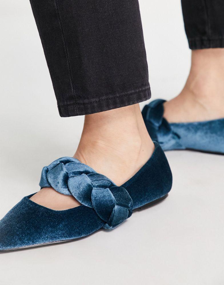 ASOS DESIGN Liberty plaited pointed ballet flats in blue velvet商品第3张图片规格展示