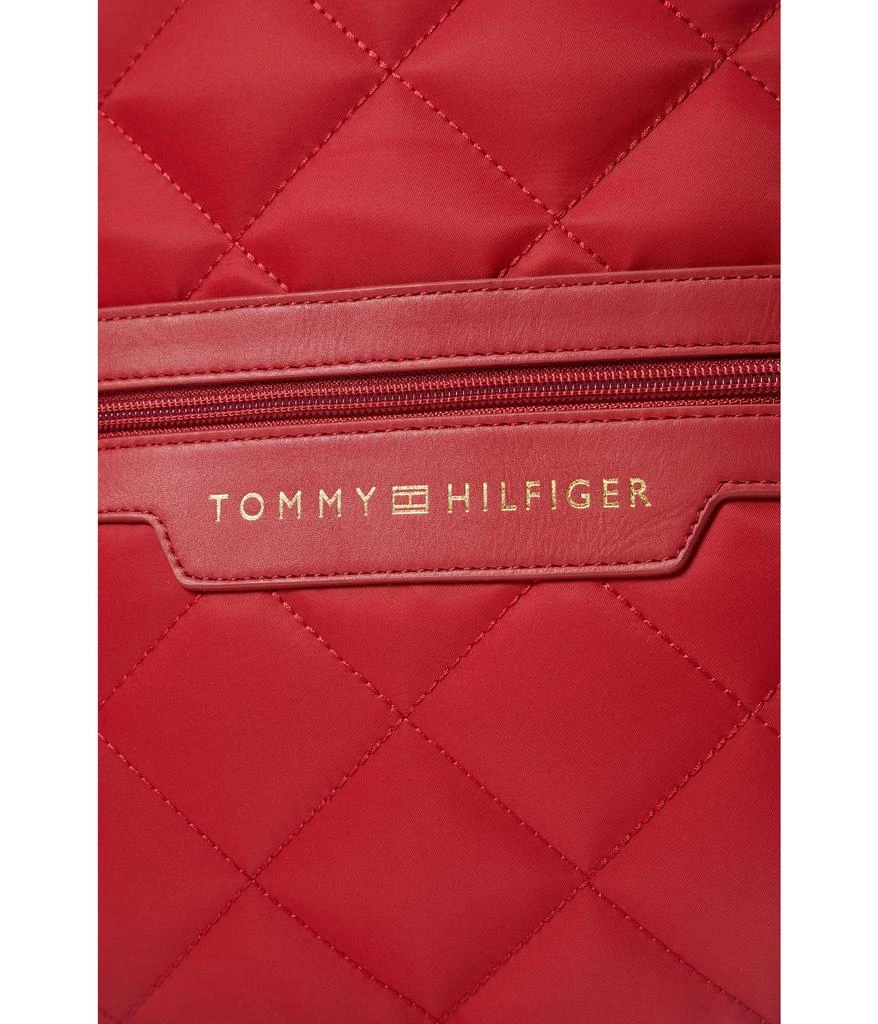 商品Tommy Hilfiger|Daisy Medium Dome Backpack Quilted Smooth Nylon,价格¥700,第4张图片详细描述