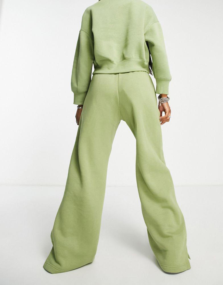 Nike mini swoosh high rise wide leg joggers in alligator green商品第2张图片规格展示