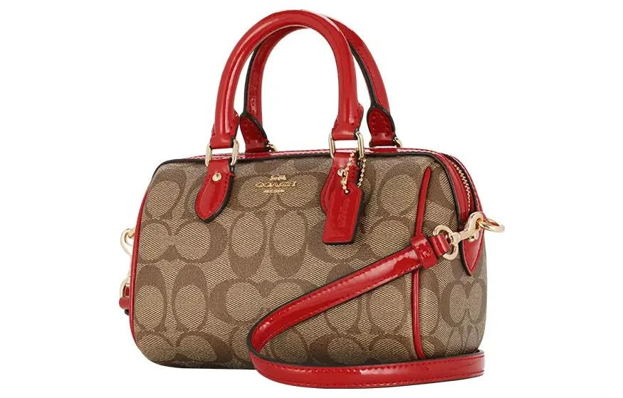 商品[国内直发] Coach|蔻驰 Boxed 18 经典老花挂件铭牌五金扣 PVC配皮 波士顿包手提包单肩包 小号 女款 棕色拼红色,价格¥1450,第4张图片详细描述