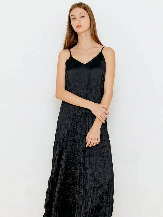 商品GENERAL IDEA STANDARD|Wrinkle Slip Dress Black,价格¥461,第2张图片详细描述