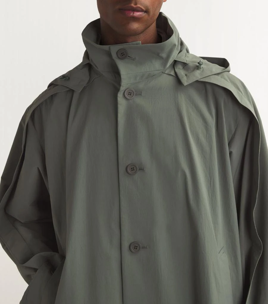 Hooded Raincoat 商品