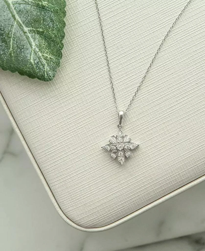 商品Macy's|Diamond Cluster 18" Pendant Necklace (1/10 ct. t.w.)  in Sterling Silver, Created for Macy's,价格¥245,第4张图片详细描述