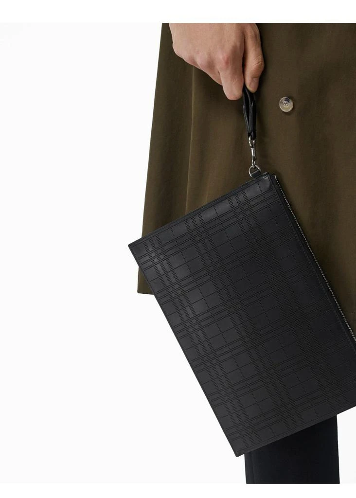 商品Burberry|Perforated check leather zip pouch,价格¥4887,第3张图片详细描述